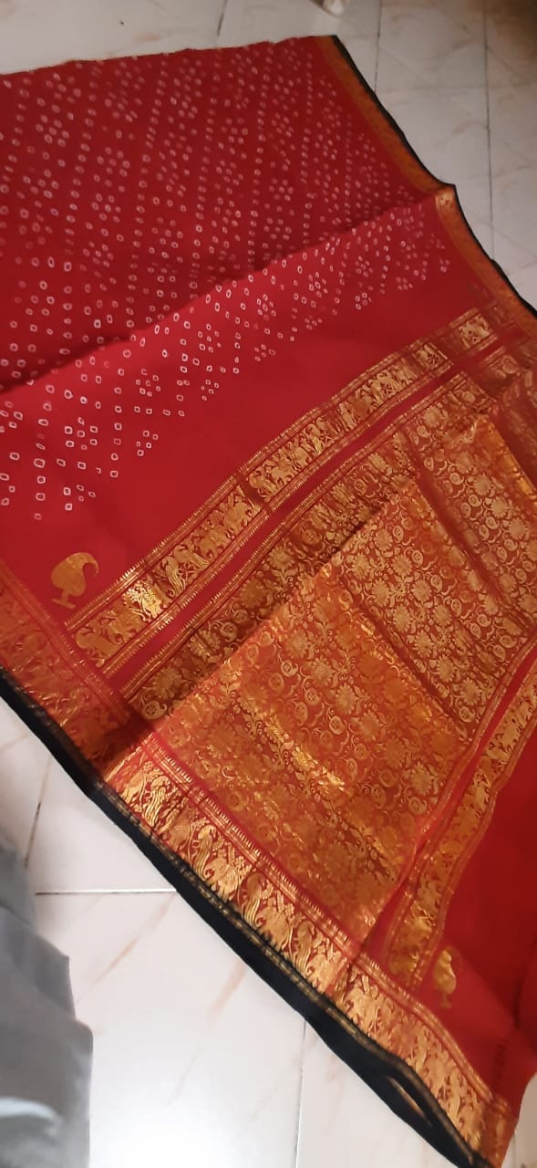 Traditional Madurai Sungudi Sarees